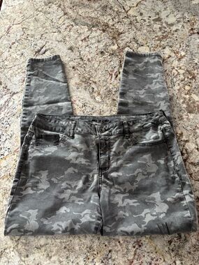 Maurices Charcoal Gray Skinny Jeans